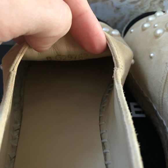 Sold Chanel 17B Beige CC Pearl Espadrille flats - Picture 6 of 8
